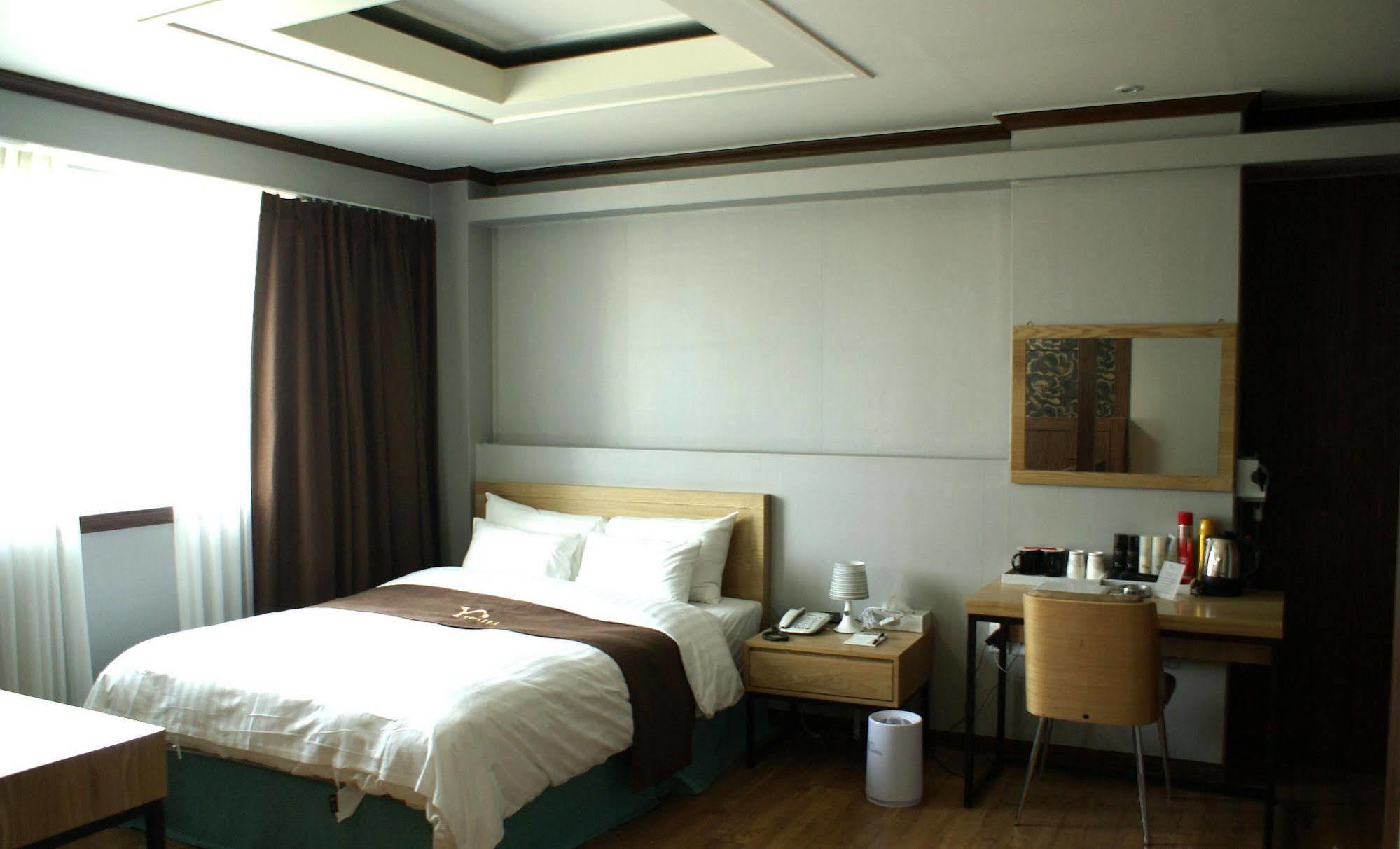 Y Ocean Hotel Yeosu Buitenkant foto