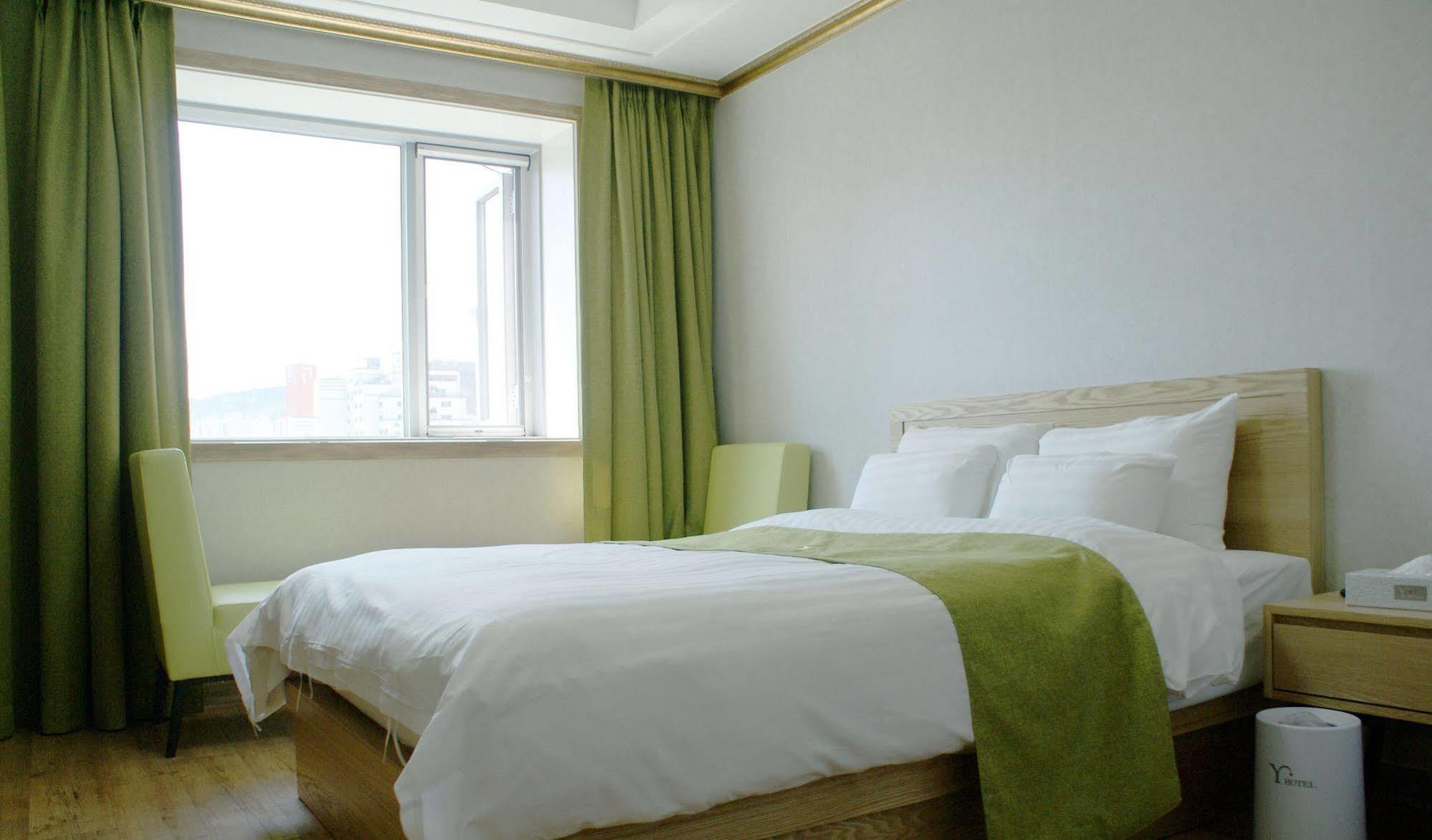 Y Ocean Hotel Yeosu Buitenkant foto