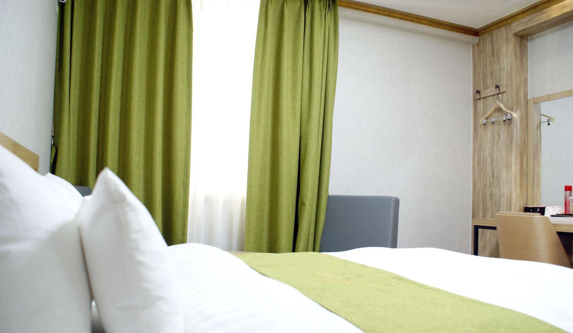 Y Ocean Hotel Yeosu Buitenkant foto
