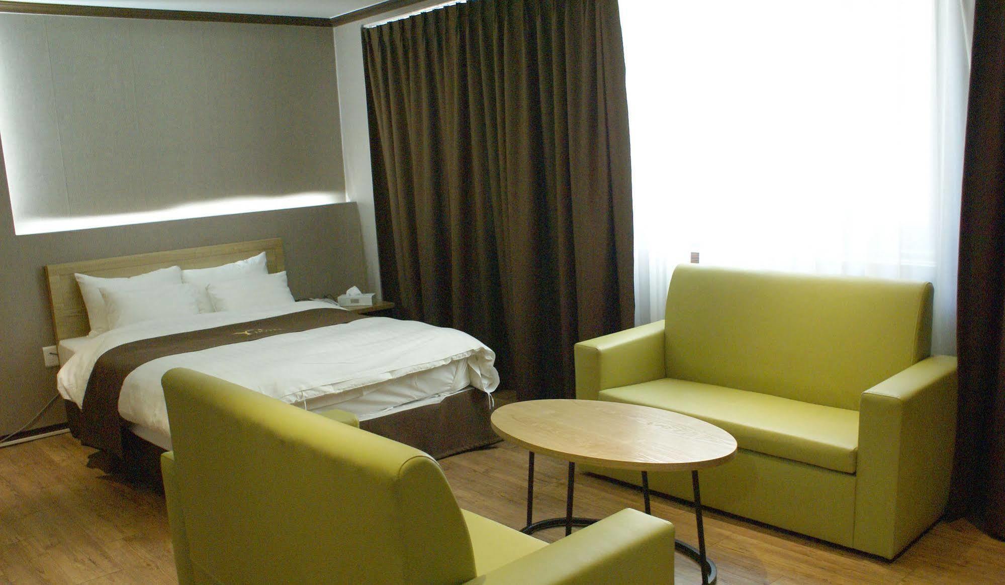 Y Ocean Hotel Yeosu Buitenkant foto